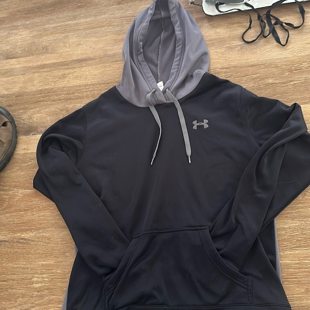 Under Armour Hoodie Size Medium